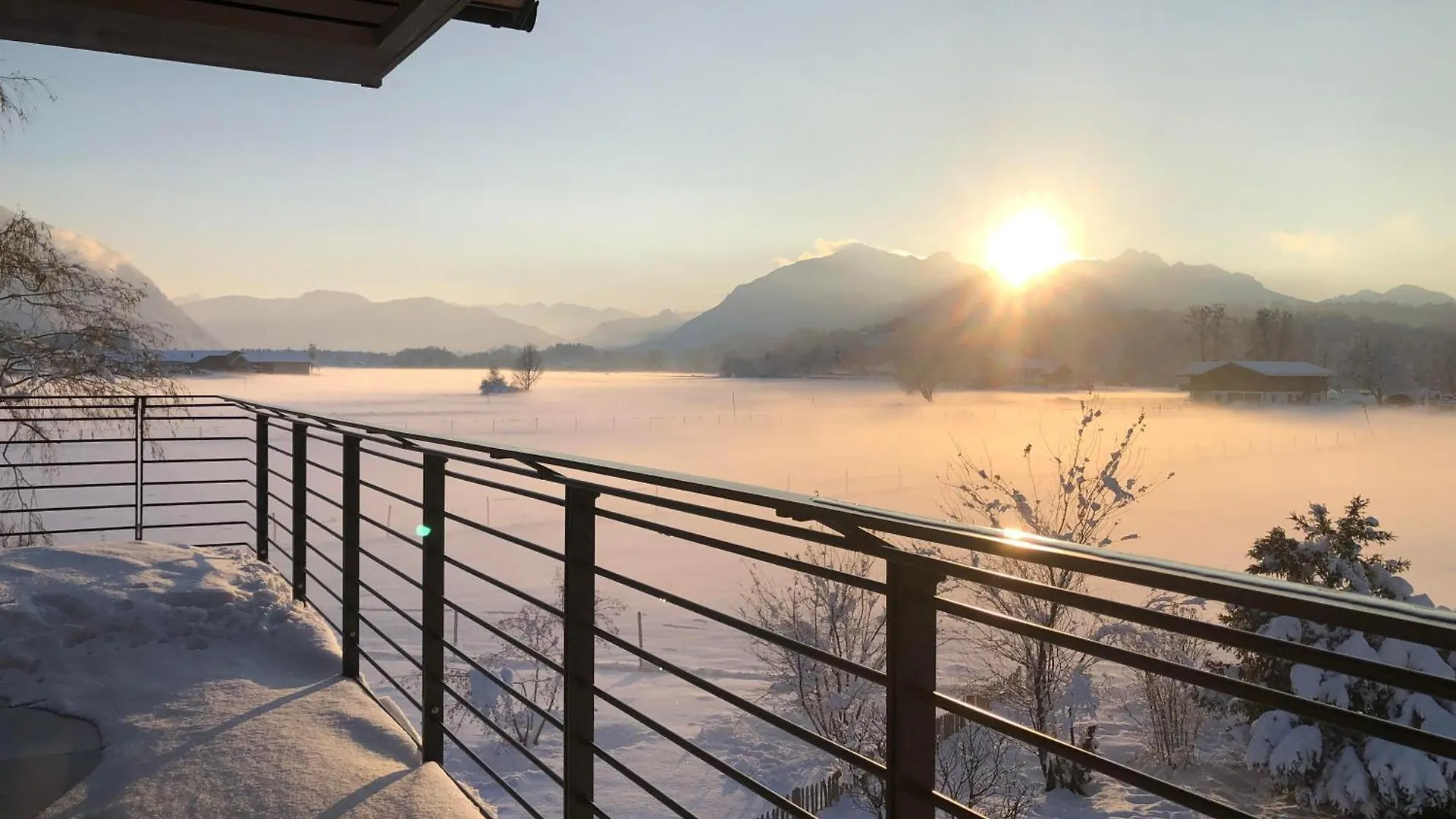 شقة Berglinien Am Chiemsee I Exklusive Ferienwohnung Mit Bis Zu 3 Schlafzimmern 2 Baedern Und Alpenblick Übersee